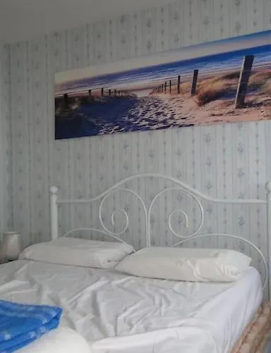 Front De Mer, Meuble De Tourisme Sur Le Port Feriehus *