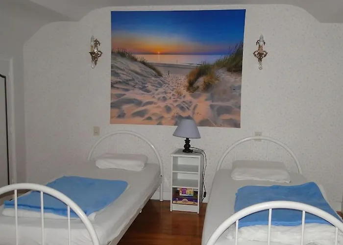 Front De Mer, Meuble De Tourisme Sur Le Port Feriehus