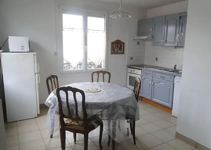 Front De Mer, Meuble De Tourisme Sur Le Port Feriehus