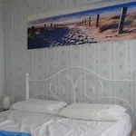 Front De Mer, Meuble De Tourisme Sur Le Port Nyaraló *