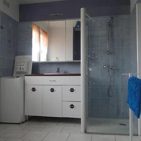 Holiday home Front De Mer, Meuble De Tourisme Sur Le Port