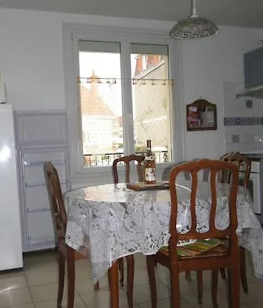 Holiday home Front De Mer, Meuble De Tourisme Sur Le Port